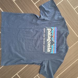 Patagonia Men organic t shirt . Medium size